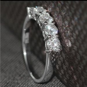 2.00 ct Moissanite Ring